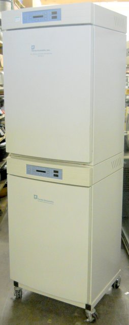 3110 Dual-Chamber Water-Jacketed CO2 Incubators