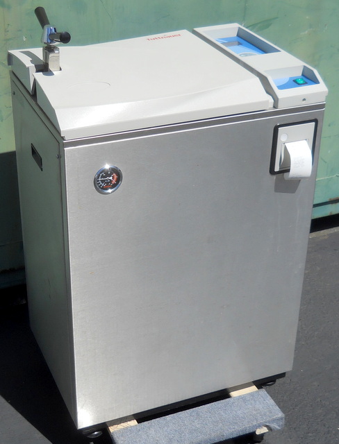 3870ELVC Autoclave / Steam Sterilizer 208 Volt