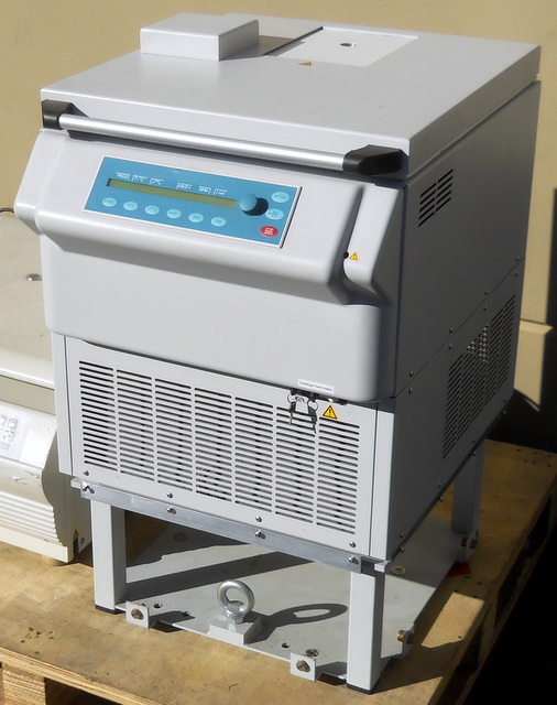 Rotanta 460 5680-30-D Automated Centrifuge