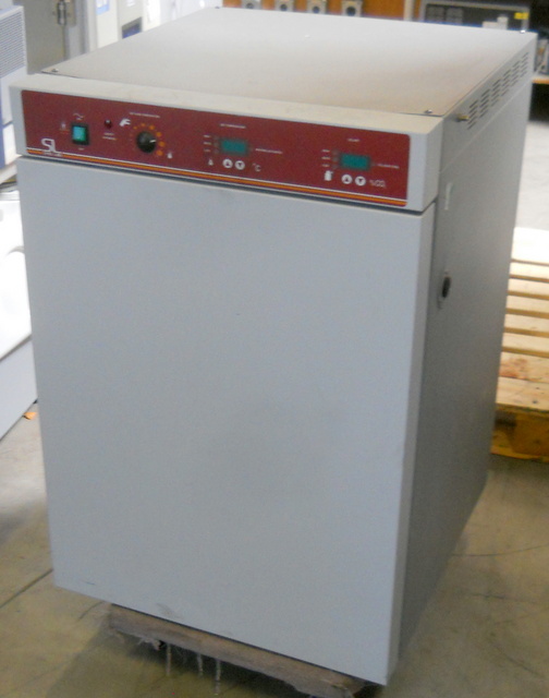 5215 Air-Jacketed CO2 Incubator