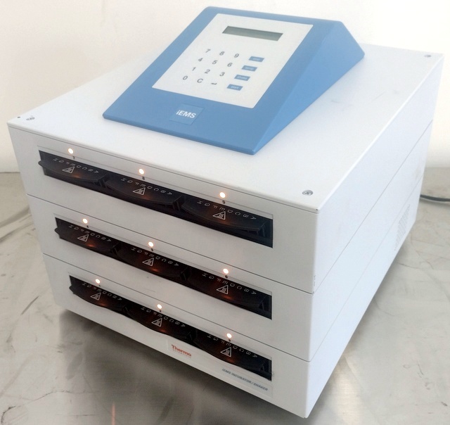 iEMS 9-Place Microplate Incubator Shaker