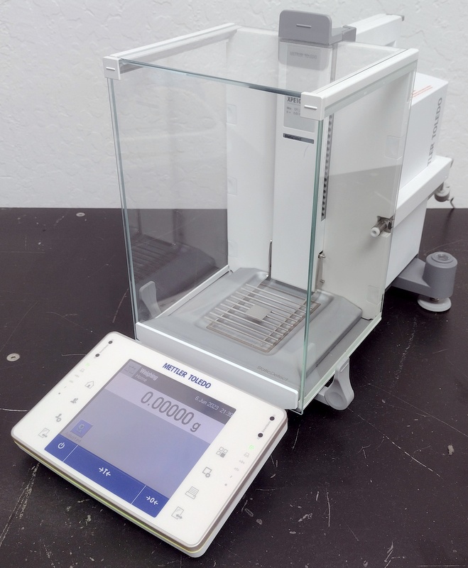 XPE105 Analytical Balance