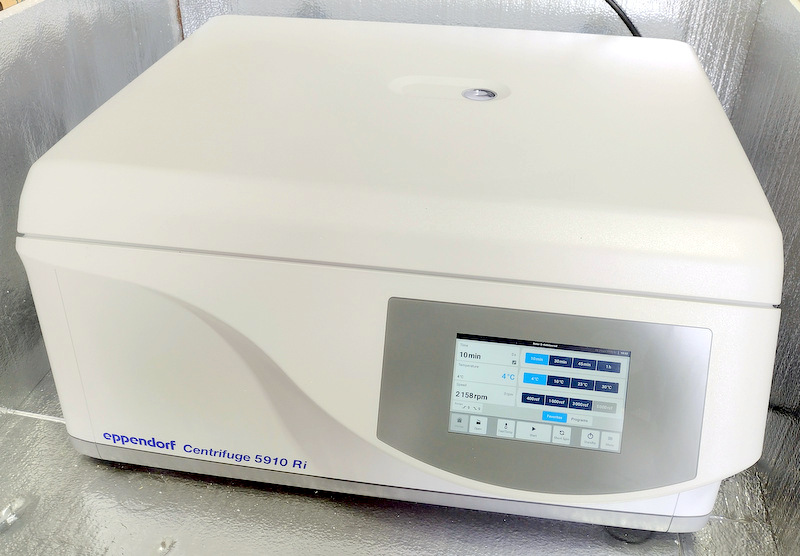 5910Ri Refrigerated Benchtop Centrifuge w/ S-4xUniversal Rotor