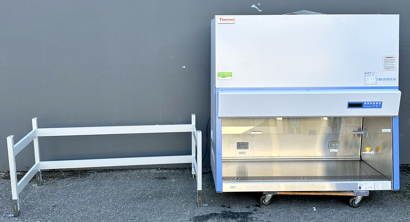 5ft. 1370 Biosafety Cabinet